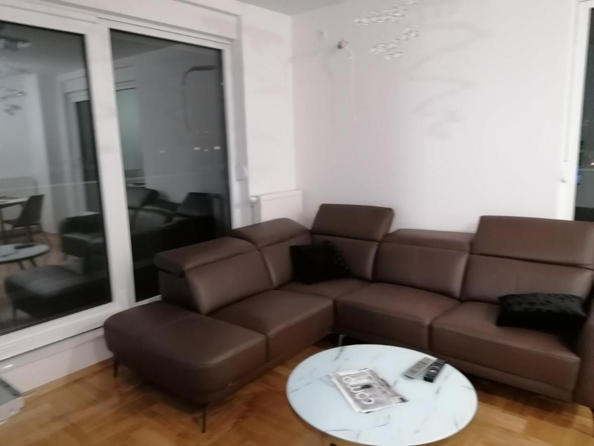 Apartman Venecija Баня-Лука Экстерьер фото