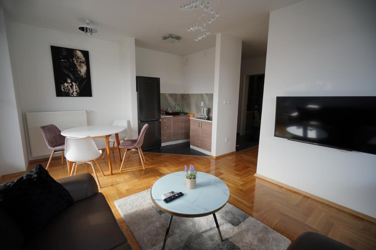 Apartman Venecija Баня-Лука Экстерьер фото